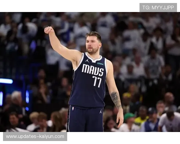 东契奇奇葩三双历史首人，29+11+10三分11中1